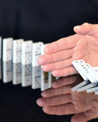 dominoes-665547_1280
